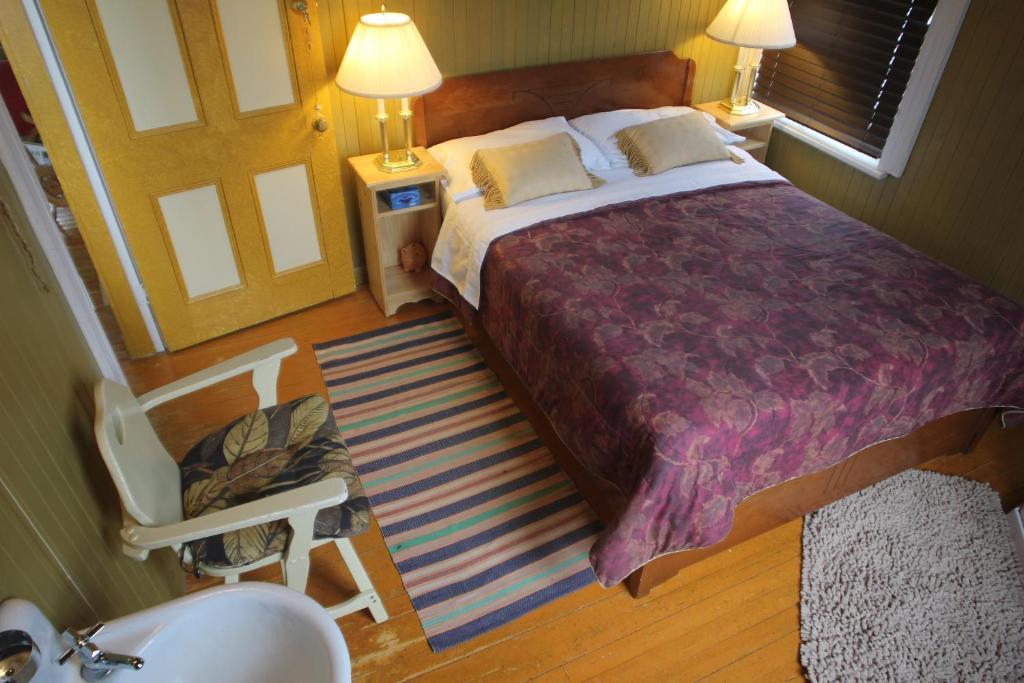 Auberge Du Cafe Chez Sam Baie-Sainte-Catherine Room photo